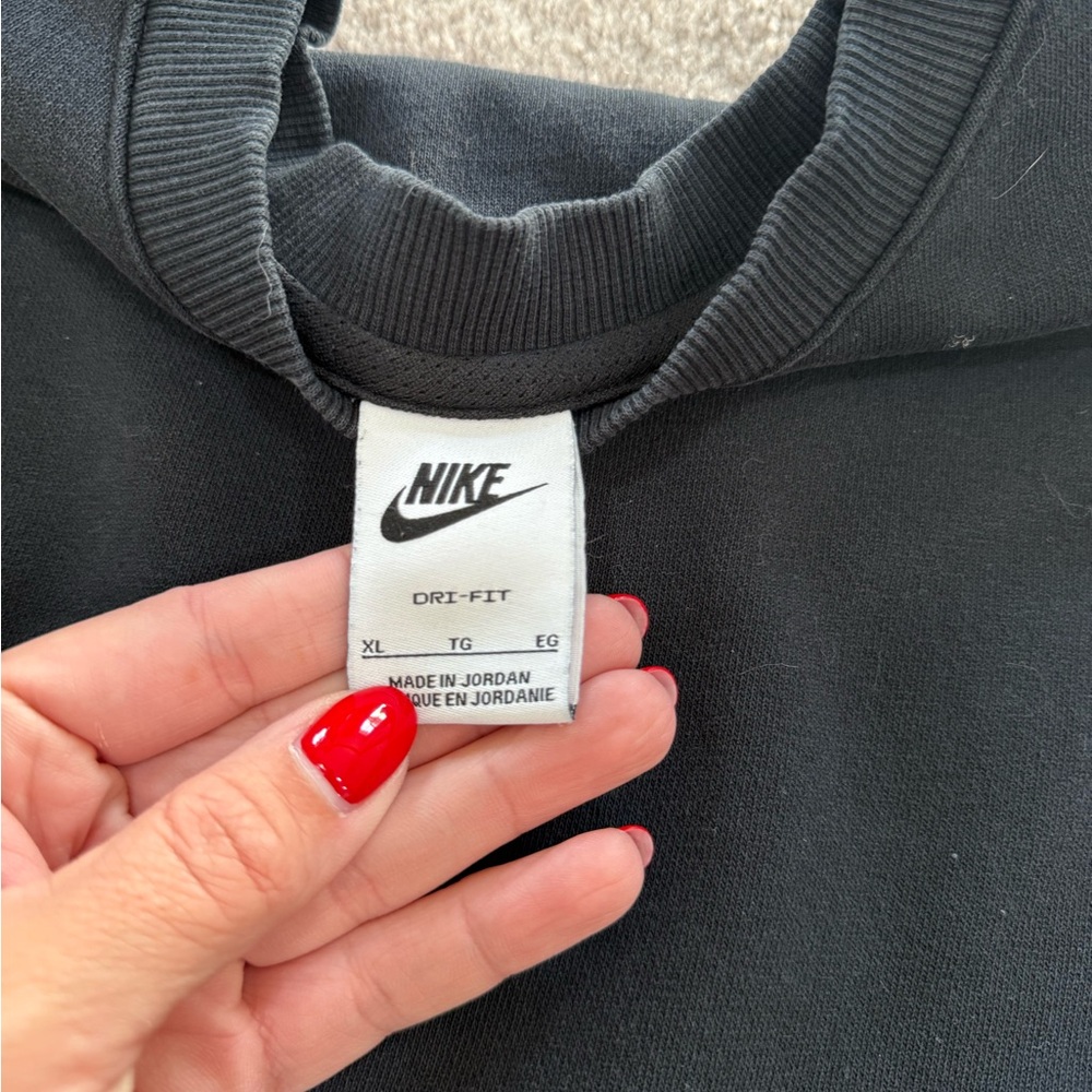 Nike Black Dri-FIT Sweatshirt - Picture 2 of 2